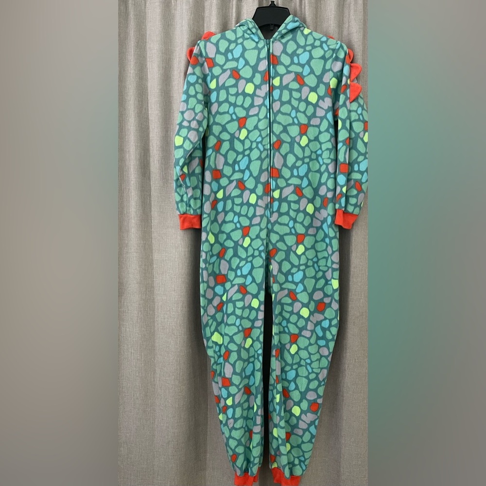 Boys Cat & Jack dragon pajamas. Size boys Large (14)